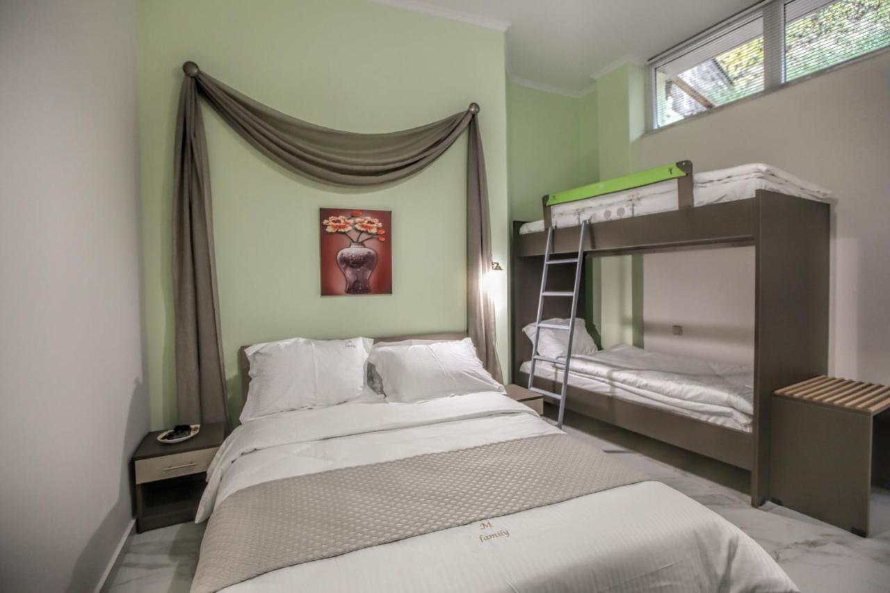 Del Sol #3 Meteora Luxurious Family Suites Kalampáka Dış mekan fotoğraf